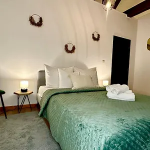 Luxury , Antwerpen België